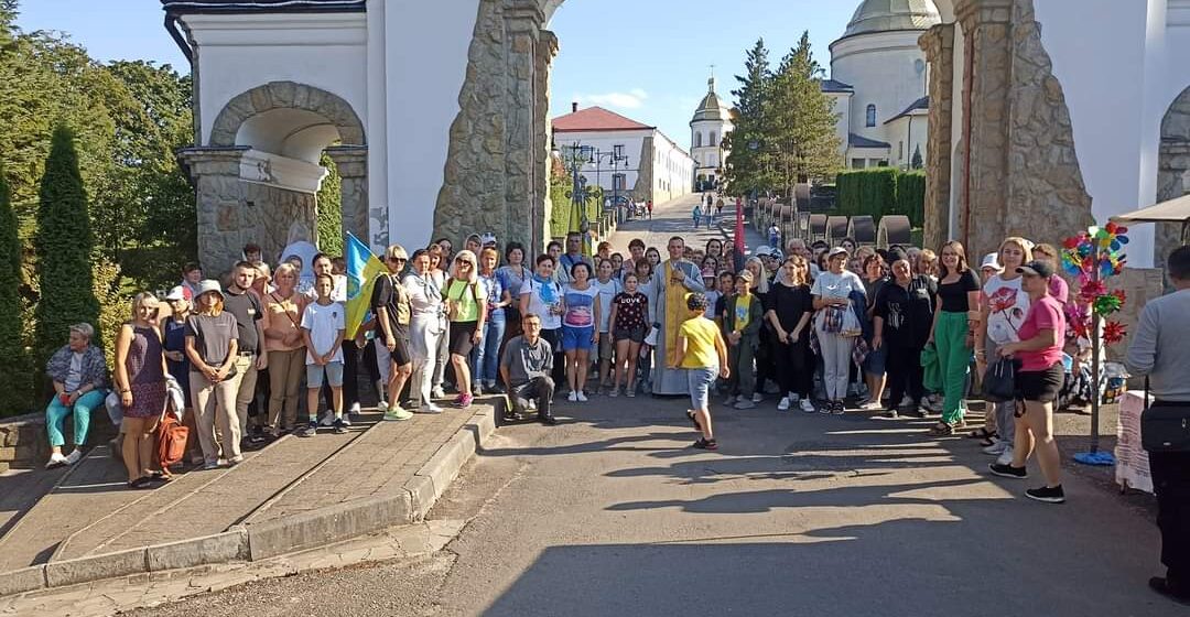 Прочани з Рожнятова молились на Ясній Горі у Гошеві Прочани з Рожнятова молились на Ясній Горі у Гошеві