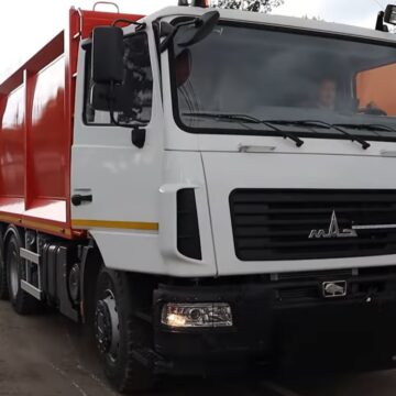 Долинська громада придбала новий сміттєвоз