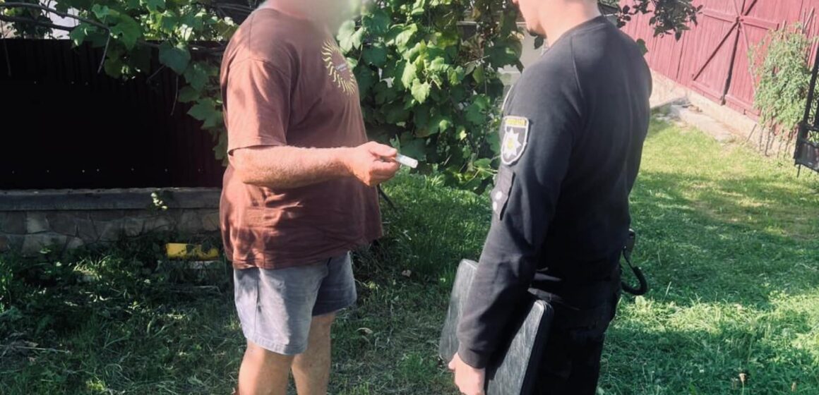 У Коломийському районі чоловік зі зброї застрелив собаку – слідчі розпочали досудове розслідування