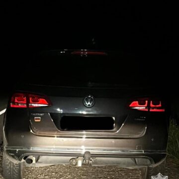 Патрульні виявили водія з ознаками сп’яніння та пасажира, який мав із собою, імовірно, наркотики