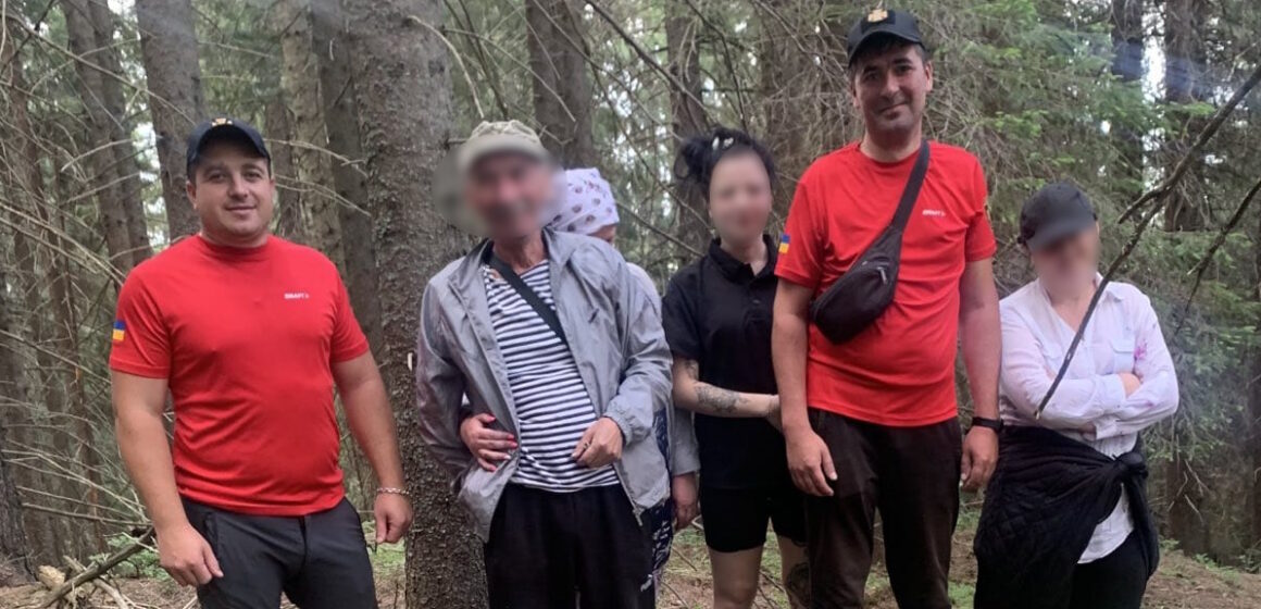 За вихідні рятувальники розшукали чотирьох туристів у горах та чоловіка, котрий заблукав у лісі