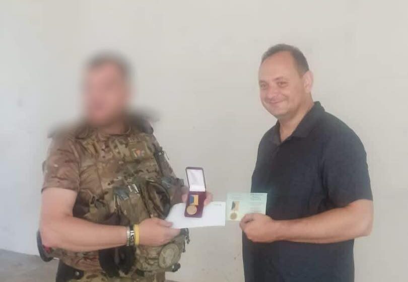 Міський голова Івано-Франківська їздив на Запорізький напрям і нагородив наших воїнів медалями «За честь і звитягу»