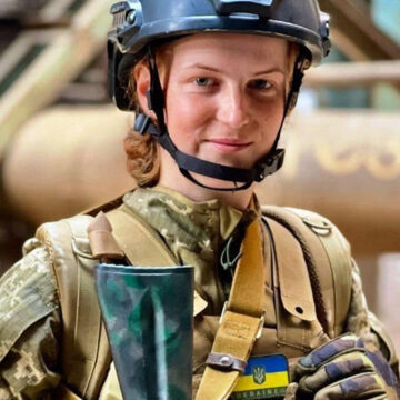 Президент України нагородив кулеметницю Оксану Рубаняк відзнакою «За оборону України»