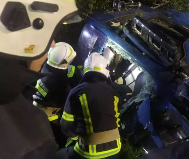 Уночі рятувальники ліквідували наслідки ДТП поблизу Тлумача