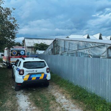 На Коломийщині захмелілий чоловік ножем смертельно поранив батька