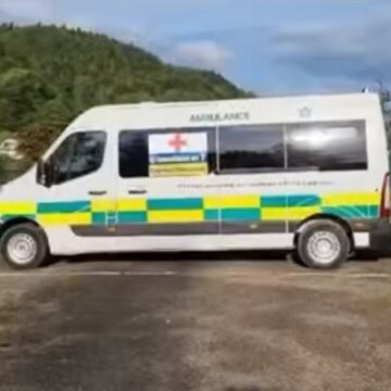 У Великому Рожині куплену за гроші з британського аукціону карету “швидкої” передали військовим