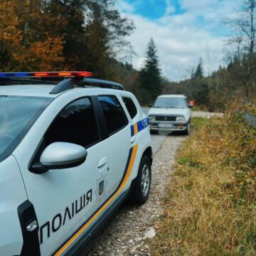 Прикарпатські поліцейські по «гарячих слідах» розшукали викрадача автівки (ФОТО)