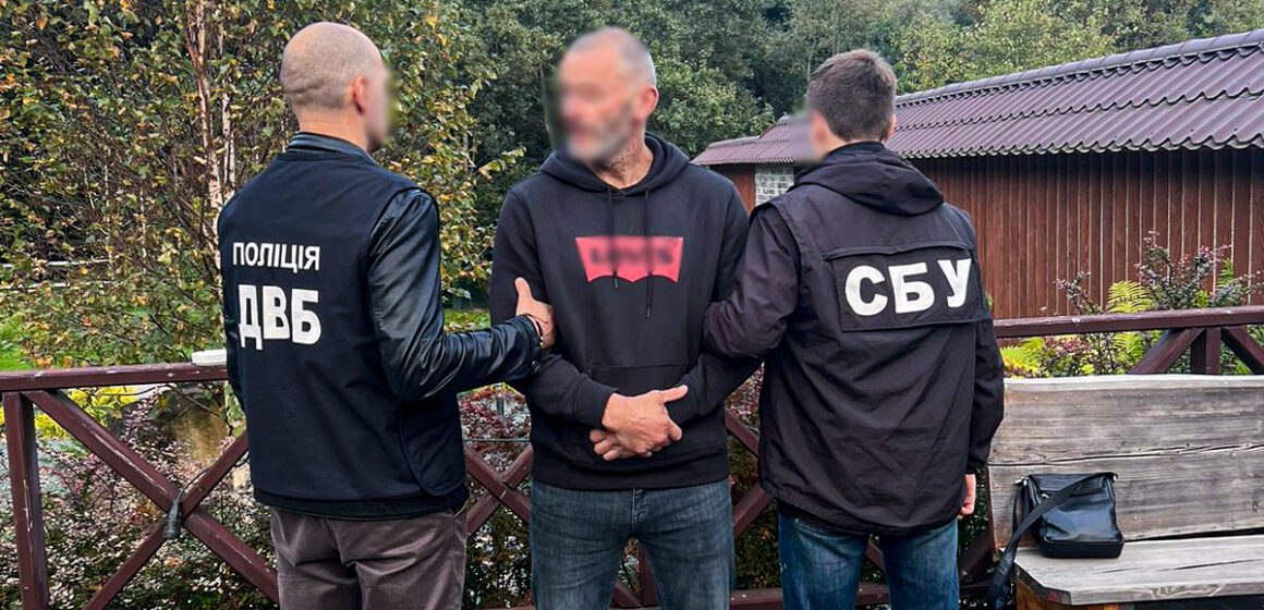 Вимагали неіснуючі борги: на Прикарпатті затримали двох учасників злочинної групи (ФОТО)