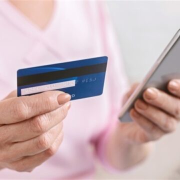 Аферисти “списали” з картки 59-річної франківки майже 36 тисяч гривень
