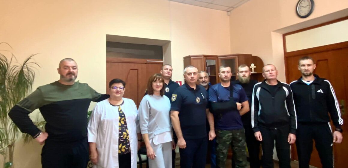 Керівник поліції Прикарпаття відвідав штурмовиків бригади «Лють», які проходять лікування в обласному центрі