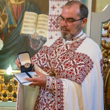 Директору франківського “Карітасу” вручили відзнаку “Гордість Івано-Франківської громади”
