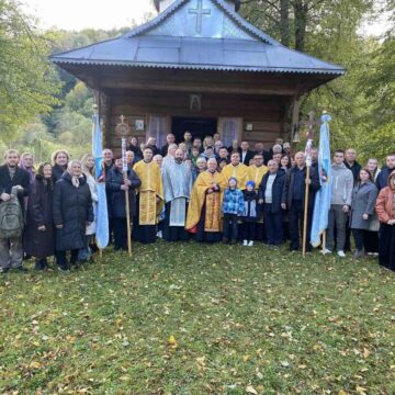 Жителі депортованого с. Луг, що біля Делятина, зібралися на щорічну молитву