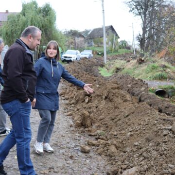 Новий водопровід прокладають у селі Долинської громади