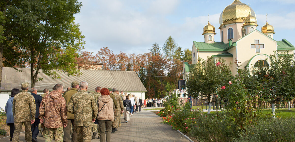 У День захисників і захисниць франківці молилися за перемогу у Гарнізонному храмі