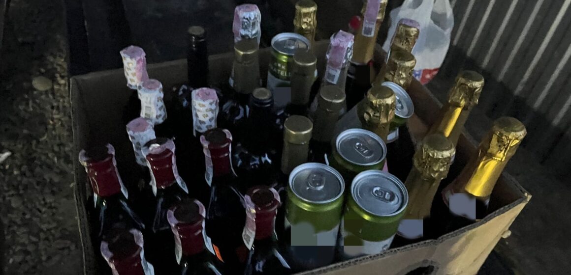 Калуські правоохоронці задокументували факт незаконної торгівлі цигарками та алкогольними напоями
