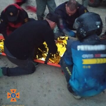 На Прикарпатті 47-річний турист перекинувся на квадроциклі