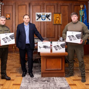 З Івано-Франківська передали ще четверо «крилатих помічників» для захисників З Івано-Франківська передали ще четверо «крилатих помічників» для захисників