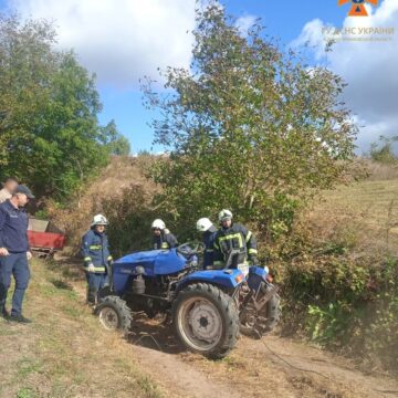 На Рогатинщині після перекидання мінітрактора загинув чоловік