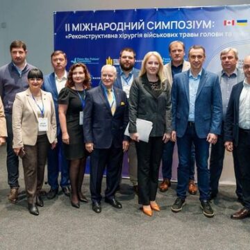 Вже втретє на Прикарпаття прибули провідні канадські та американські пластичні хірурги та медсестри Вже втретє на Прикарпаття прибули провідні канадські та американські пластичні хірурги та медсестри