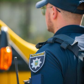 Ще одного водія транспортного засобу з, імовірно, підробленими документами виявили патрульні на Прикарпатті