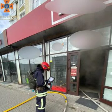 Франківські вогнеборці оперативно ліквідували пожежу в підвалі десятиповерхівки