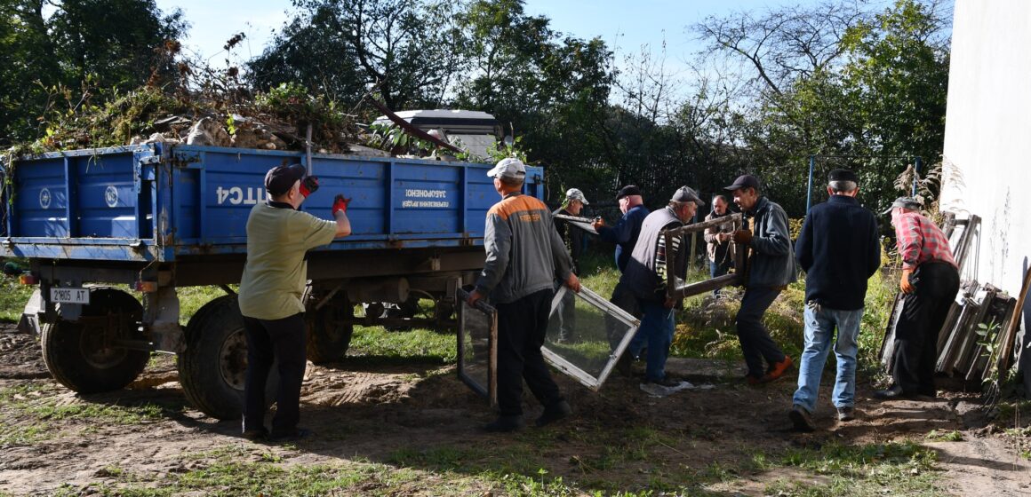 У селі на Рогатинщині колишнє шкільне приміщення переоблаштовують для тимчасового прихистку ВПО