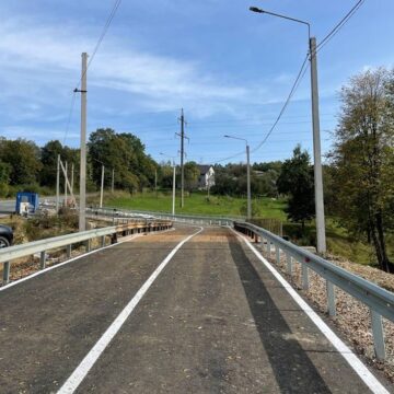 Через ремонт моста у Стопчатові на Косівщині влаштували рух транспорту об’їзним мостом