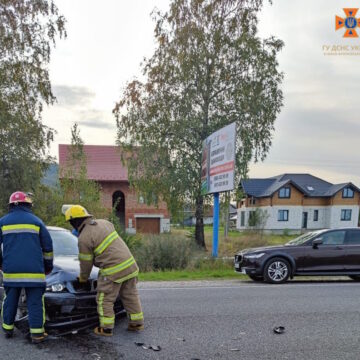 Минулої доби прикарпатські рятувальники ліквідували наслідки двох ДТП