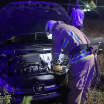 Рятувальники спільно з добровольцями ліквідували наслідки ДТП в Коломийському районі