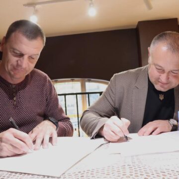 Між Долинською міськрадою та Генічеською міською військовою адміністрацією укладено Меморандум про співпрацю
