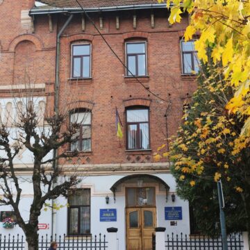 Коломийській гімназії імені Михайла Грушевського хочуть повернути історичну назву