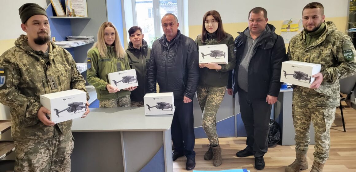 Підсилення оборони: Тлумацька громада придбала для захисників п’ять квадрокоптерів