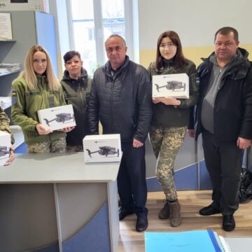 Підсилення оборони: Тлумацька громада придбала для захисників п’ять квадрокоптерів