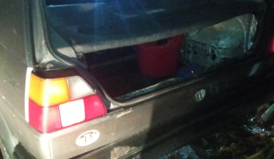 У Калуші з двору багатоповерхівки викрали авто: викрадачів затримали поліцейські охорони