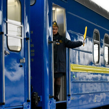 З нового року через Прикарпаття курсуватимуть дев’ять додаткових потягів