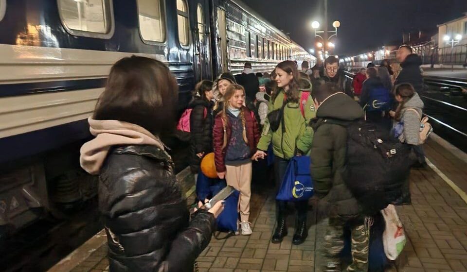 На Прикарпаття прибули діти з Херсонщини (ФОТО)