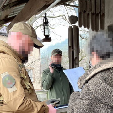 За матеріалами СБУ на Івано-Франківщині засудили агітаторку, яка намагалася спалити свій телефон під час затримання