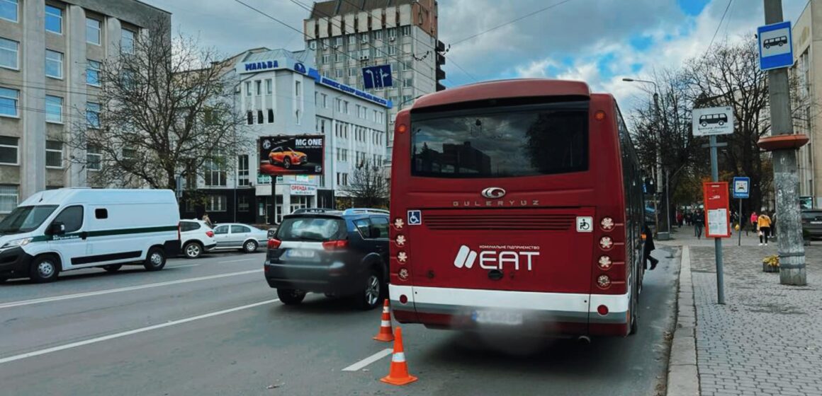 Наїзд на жінку-пішохода та травмований водій автівки: за фактами ДТП прикарпатські поліцейські розпочали розслідування