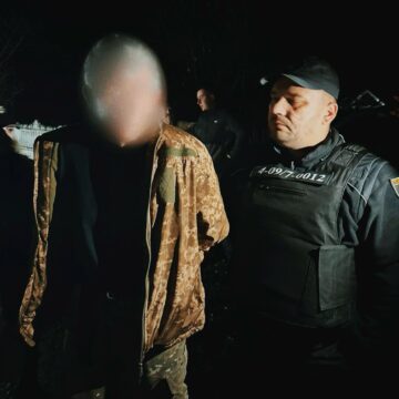У поліції повідомили про деталі затримання підозрюваного, який ножем поранив знайомого