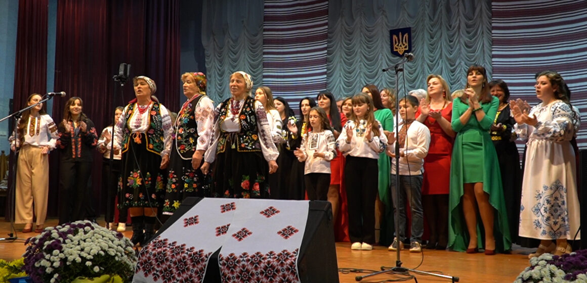 На патріотичному піднесенні з вірою у перемогу пройшла у Лисецькій громаді акція «Незламна мужність поколінь»
