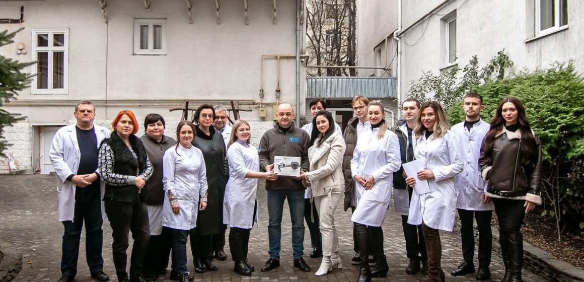 Працівники Центру контролю та профілактики хвороб зібрали кошти на три квадрокоптери для захисників