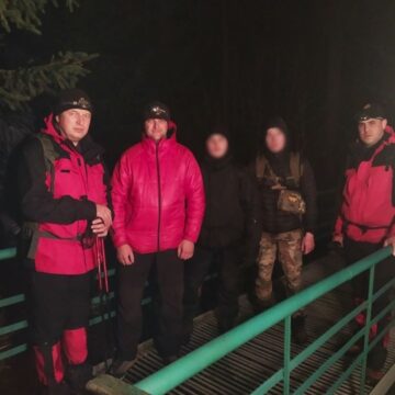 Через негоду на Говерлі заблукали двоє туристів – їх розшукали рятувальники