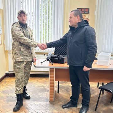 Надвірнянська міська рада закупила та передала чергові квадрокоптери DJI Mavic 3T Надвірнянська міська рада закупила та передала чергові квадрокоптери DJI Mavic 3T