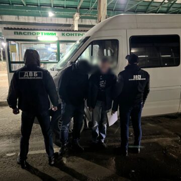 Переправляв чоловіків за кордон під виглядом водіїв: прикарпатець організував незаконну схему зі «Шляхом»