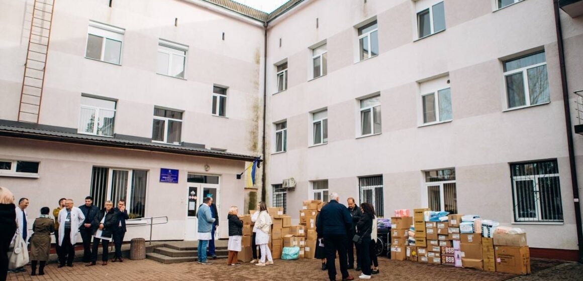 Прикарпатський онкологічний центр отримав допомогу від благодійників із Норвегії та США
