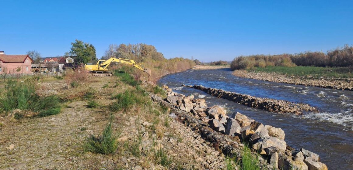 На Лімниці в Перегінську розпочали роботи з відновлення водозахисних споруд