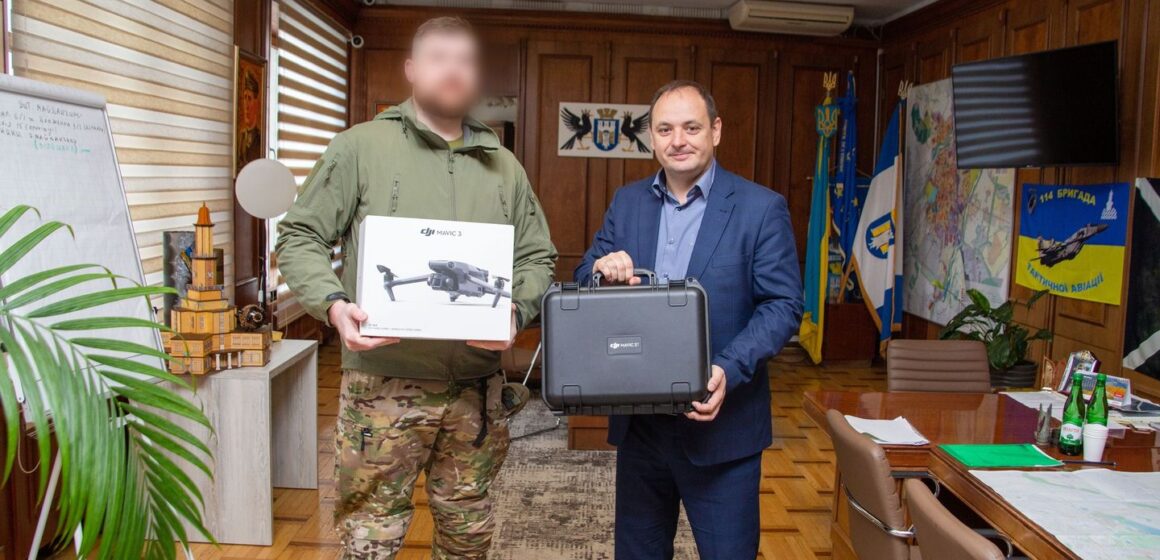 З Івано-Франківська ще дві “пташки” передали військовим