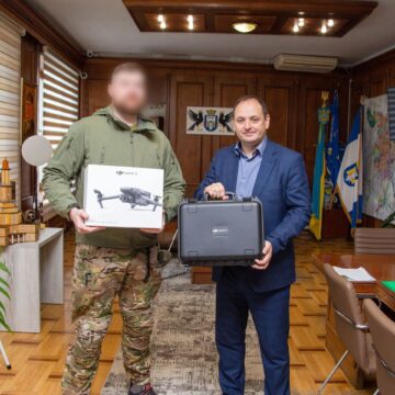 З Івано-Франківська ще дві “пташки” передали військовим