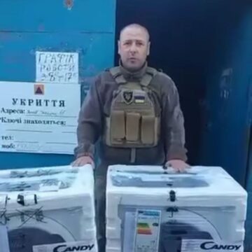 З Івано-Франківська передали пральні машинки для пунктів незламності у Гуляйполі