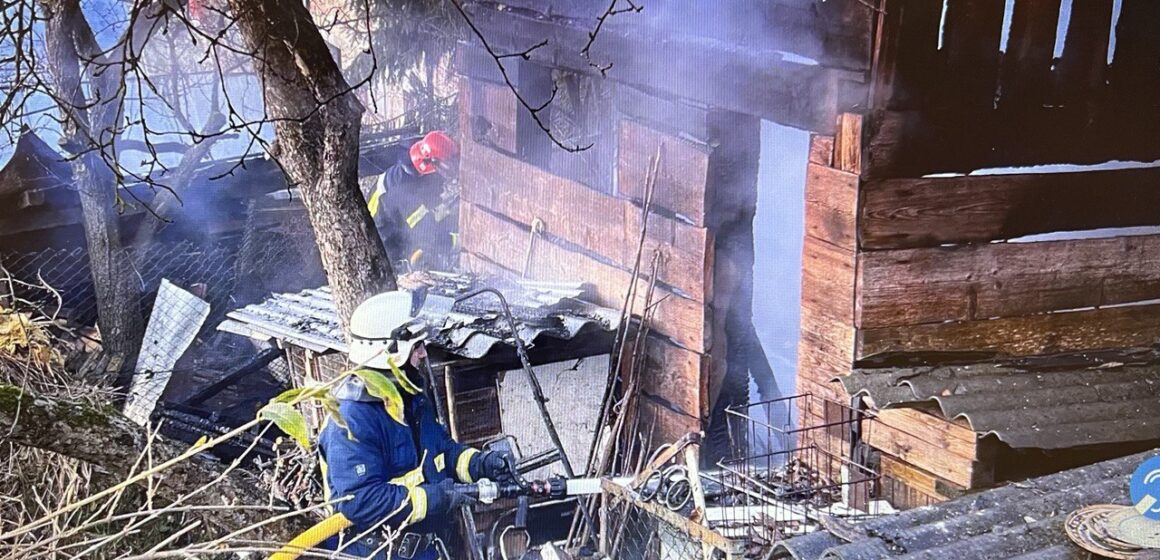 Рятувальники ліквідували пожежу господарської будівлі у Яремче